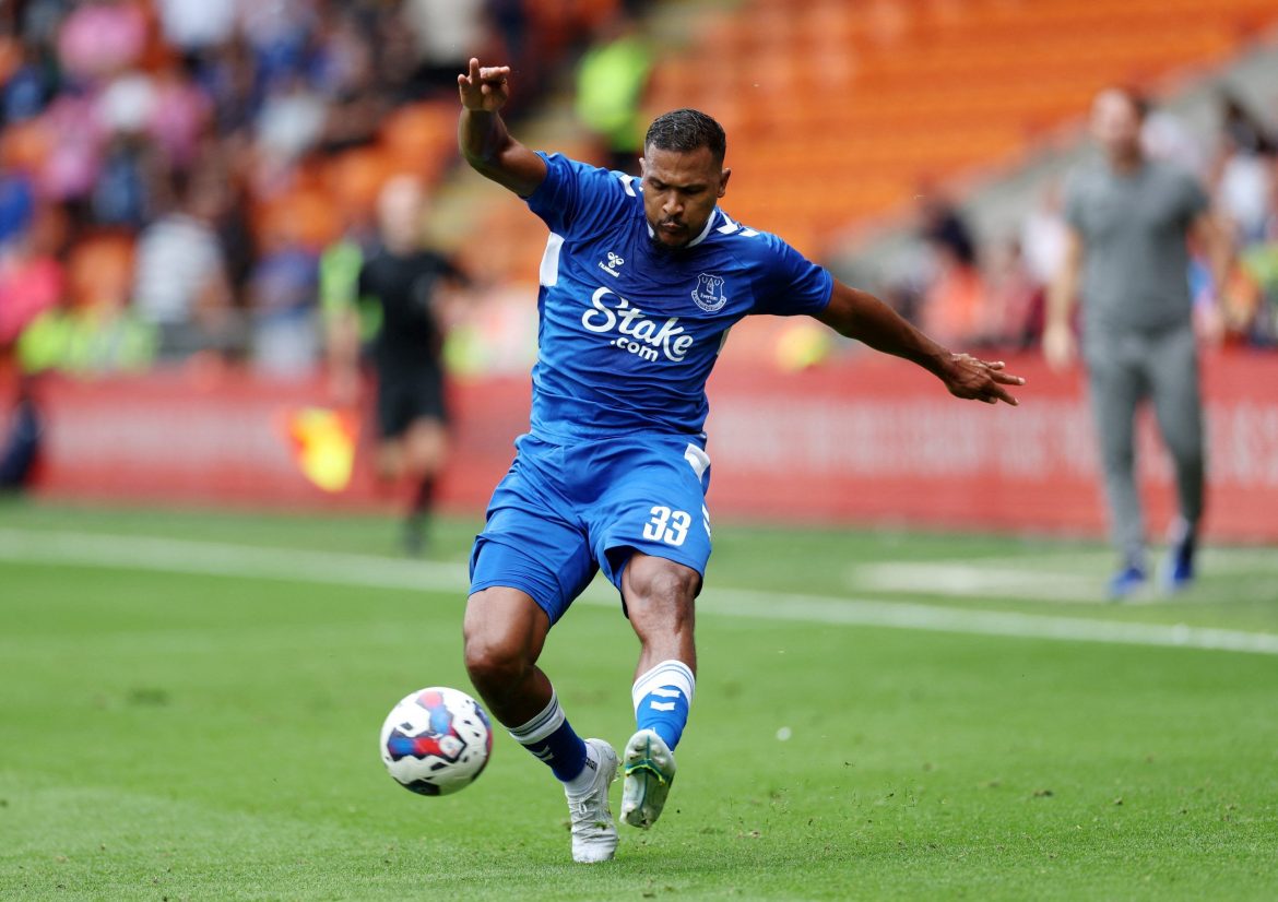 Everton: Lampard must ditch Rondon