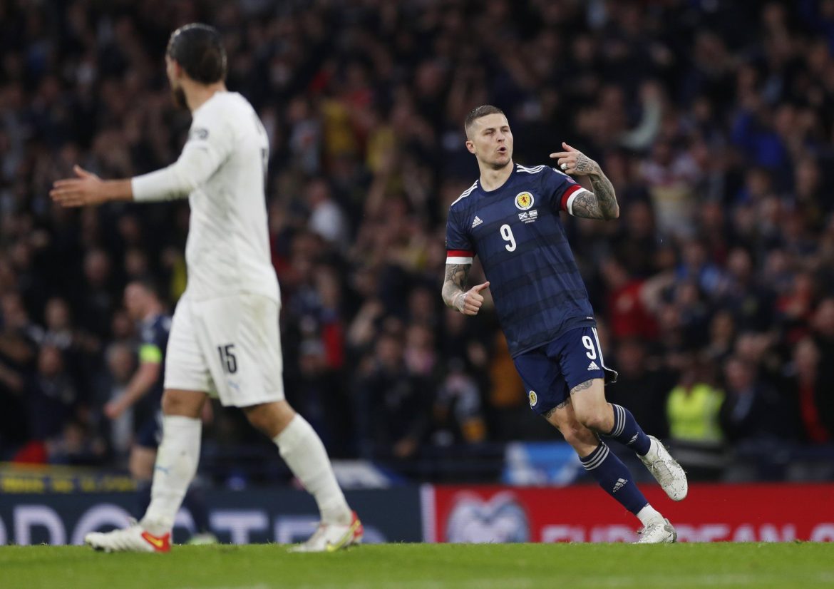 Rangers keen on deal for Lyndon Dykes