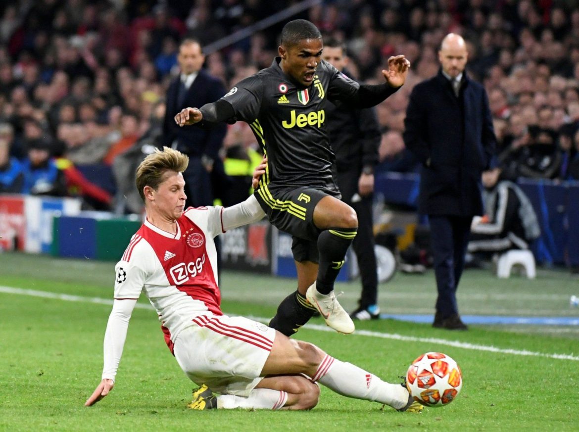 Wolves: Club linked with Douglas Costa